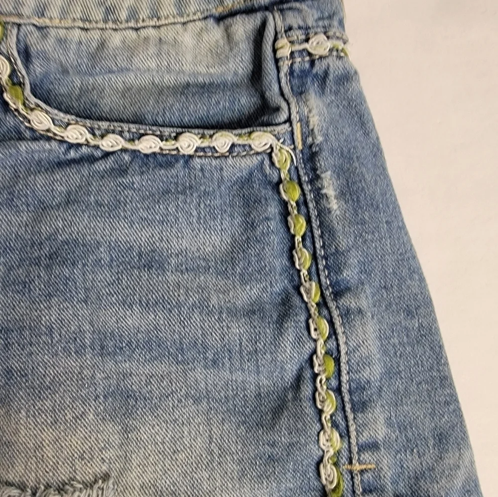 Free People Denim Shorts Sz 25 Cut-Off Embroidered Pockets
